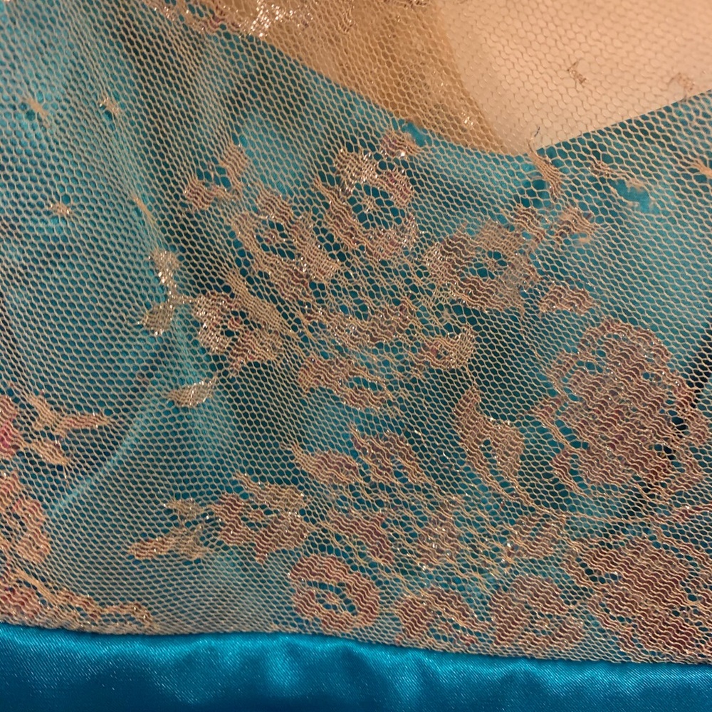 Dress - Picture 2 of 7